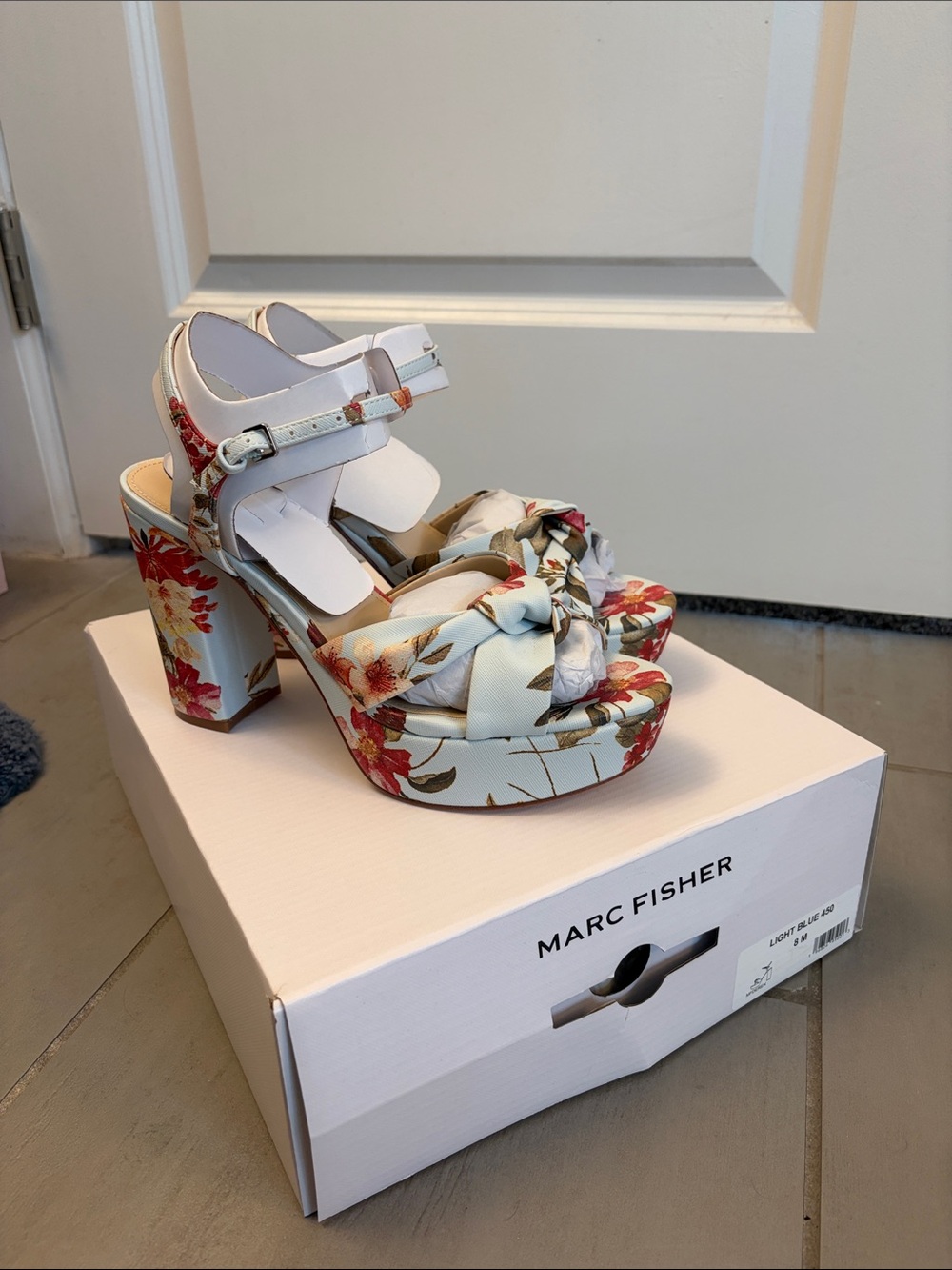 Marc Fisher Floral Platform Sandals in Light Blue w/ Green and Red Accents Sz 8